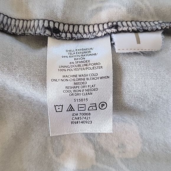 LOFT Gray with Cherries Short Sleeve Wrap Dress with Belt - Size 2 - Picture 15 of 15